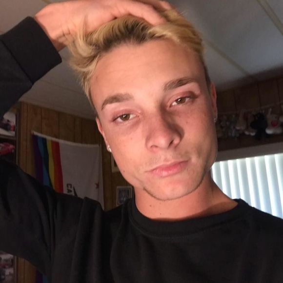 Meet your Posher, William - Picture 1 of 1